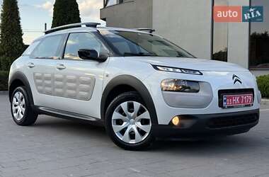 Внедорожник / Кроссовер Citroen C4 Cactus 2016 в 