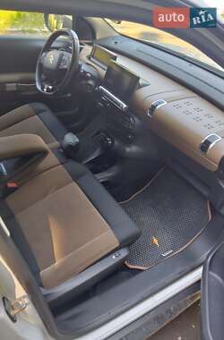 Внедорожник / Кроссовер Citroen C4 Cactus 2016 в 