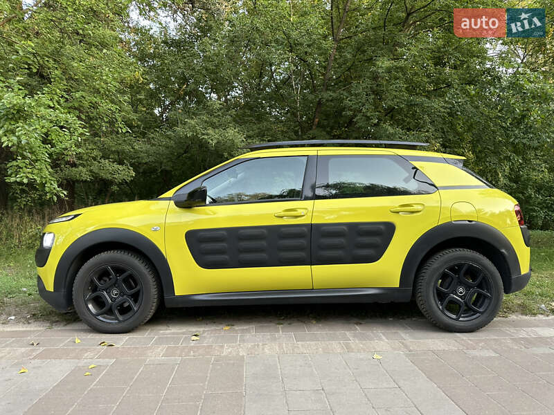 Внедорожник / Кроссовер Citroen C4 Cactus 2016 в 
