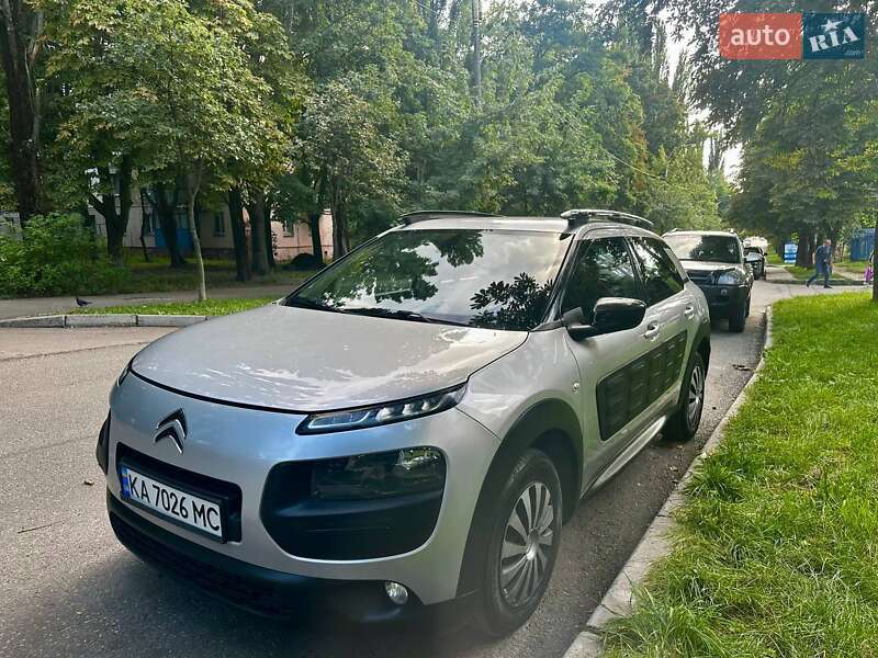 Внедорожник / Кроссовер Citroen C4 Cactus 2015 в 