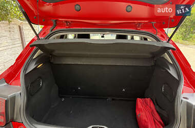 Внедорожник / Кроссовер Citroen C4 Cactus 2015 в 