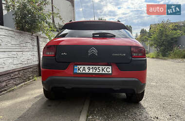 Внедорожник / Кроссовер Citroen C4 Cactus 2015 в 
