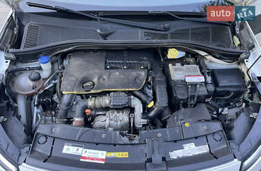 Внедорожник / Кроссовер Citroen C4 Cactus 2014 в 