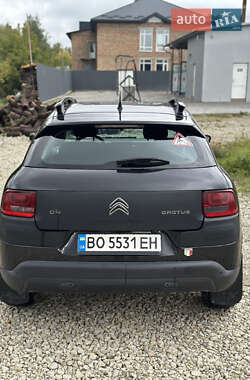 Внедорожник / Кроссовер Citroen C4 Cactus 2015 в 