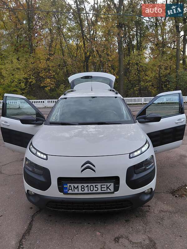 Позашляховик / Кросовер Citroen C4 Cactus 2015 в Житомирі