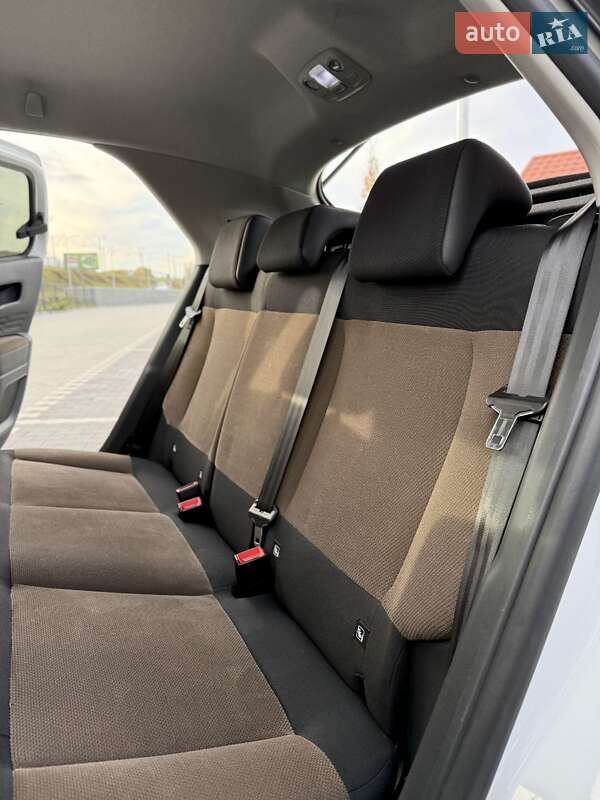 Позашляховик / Кросовер Citroen C4 Cactus 2017 в Києві фото 2 Позашляховик / Кросовер Citroen C4 Cactus 2017 в Києві
