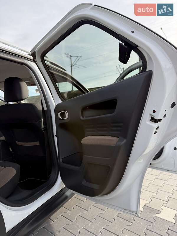 Позашляховик / Кросовер Citroen C4 Cactus 2017 в Києві фото 17 Позашляховик / Кросовер Citroen C4 Cactus 2017 в Києві