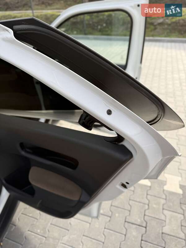 Позашляховик / Кросовер Citroen C4 Cactus 2017 в Києві фото 22 Позашляховик / Кросовер Citroen C4 Cactus 2017 в Києві