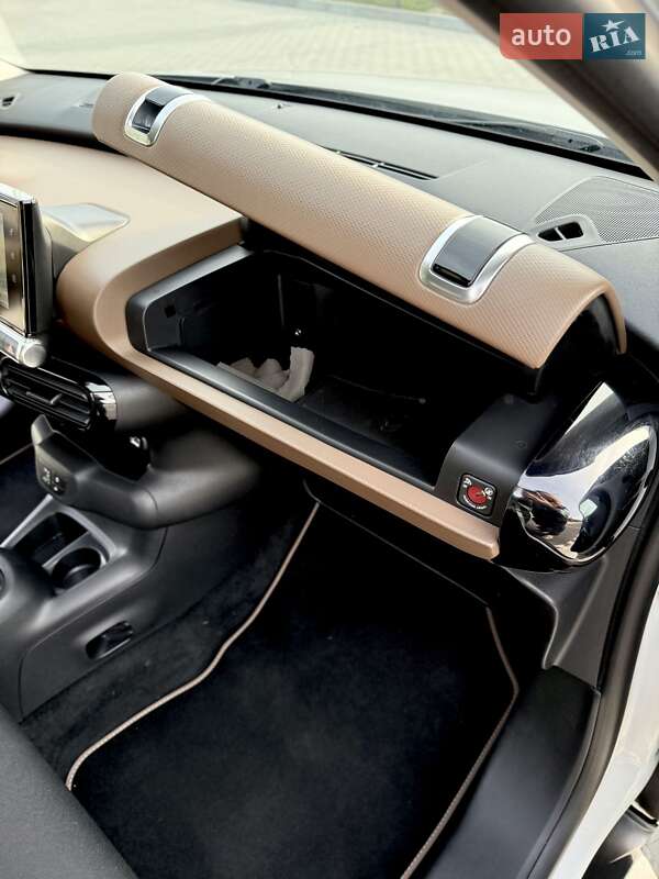 Позашляховик / Кросовер Citroen C4 Cactus 2017 в Києві фото 42 Позашляховик / Кросовер Citroen C4 Cactus 2017 в Києві