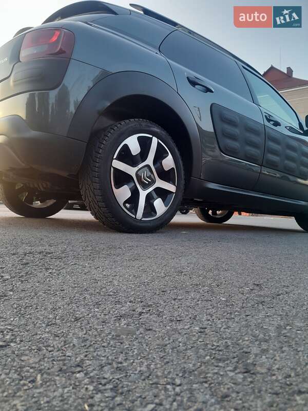 Внедорожник / Кроссовер Citroen C4 Cactus 2016 в Рогатине