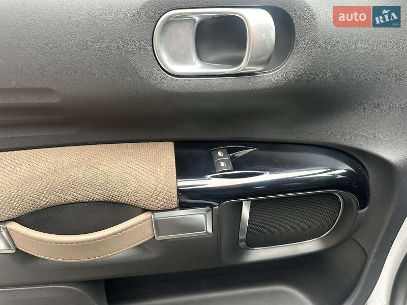 Позашляховик / Кросовер Citroen C4 Cactus 2017 в Києві