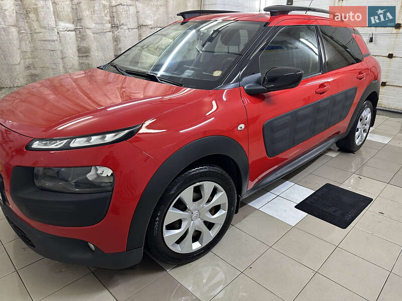 Внедорожник / Кроссовер Citroen C4 Cactus 2015 в Умани