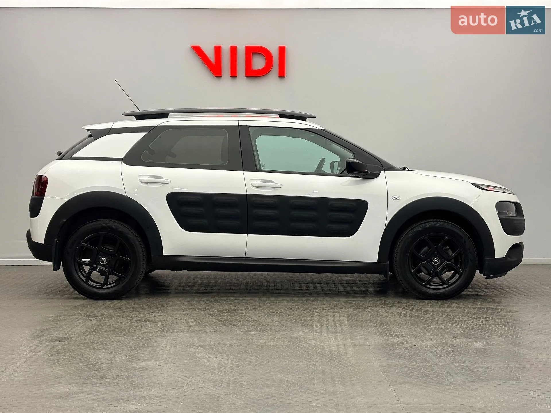 2017 Citroen C4 Cactus - мініатюра 3