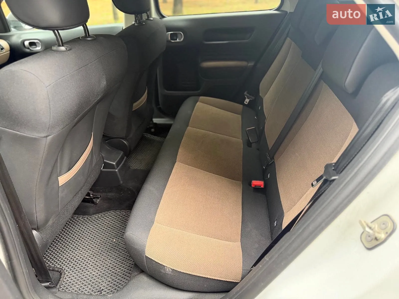 2016 Citroen C4 Cactus - мініатюра 16