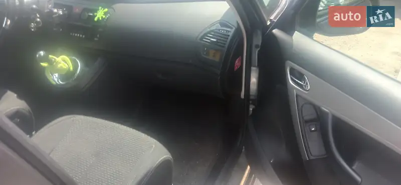 Citroen C4 Picasso 2011 VIN VF7UA9HR8BJ603589 фото оголошення 5 з 48