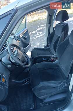Микровэн Citroen C4 Picasso 2009 в 