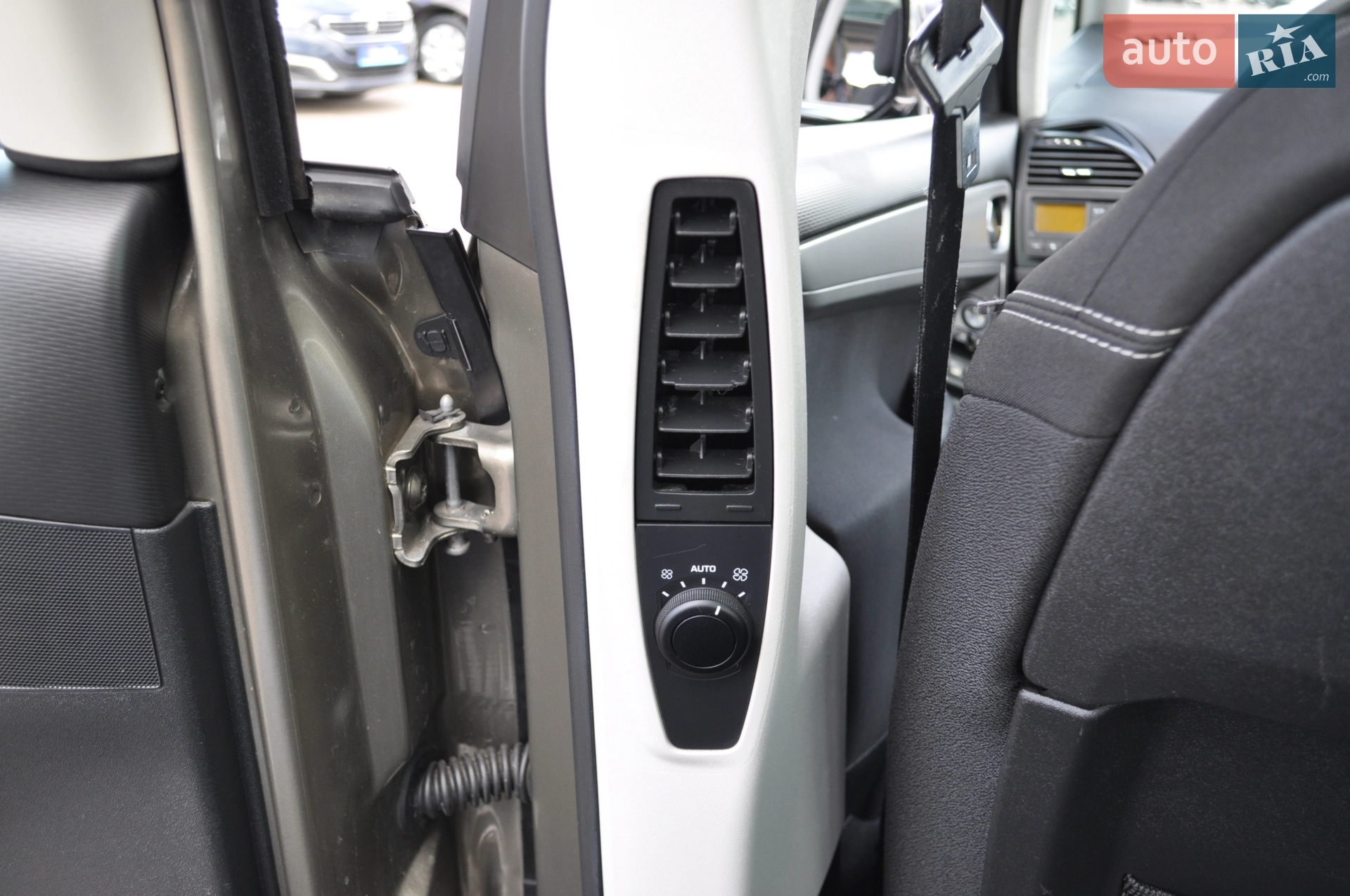 2011 Citroen C4 Picasso - мініатюра 37