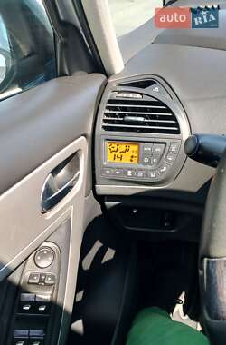 Микровэн Citroen C4 Picasso 2011 в 