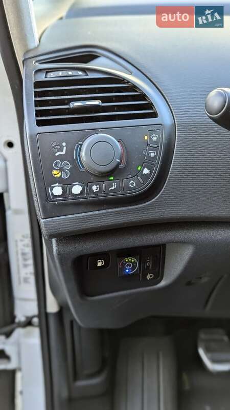Мікровен Citroen C4 Picasso 2009 в Львові фото 26 Мікровен Citroen C4 Picasso 2009 в Львові