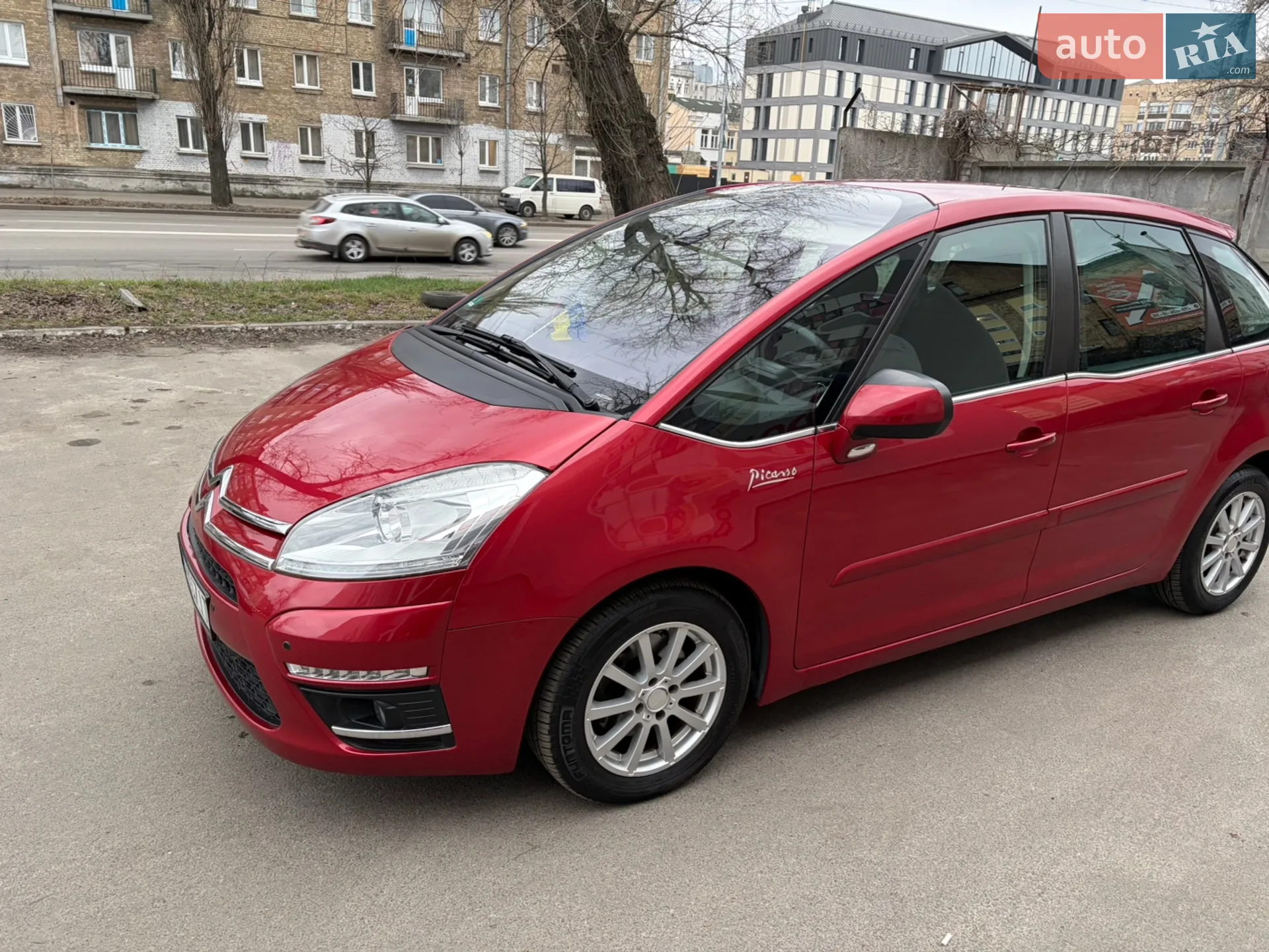 Citroen C4 Picasso 2011 VIN VF7UD5FV8BJ520841 фото оголошення 6 з 19
