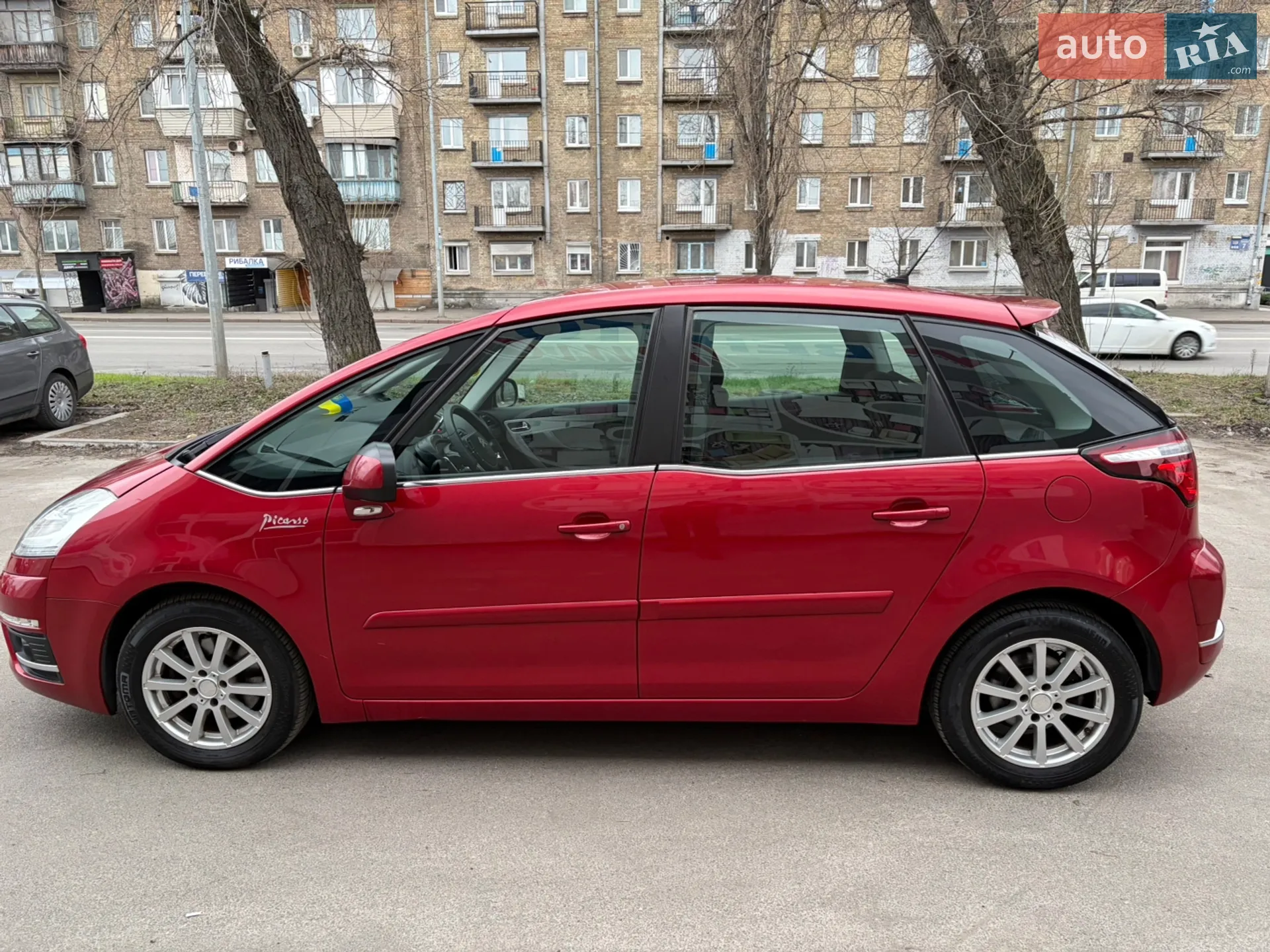 Citroen C4 Picasso 2011 VIN VF7UD5FV8BJ520841 фото оголошення 7 з 19
