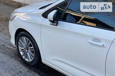 Хетчбек Citroen C4 2012 в 