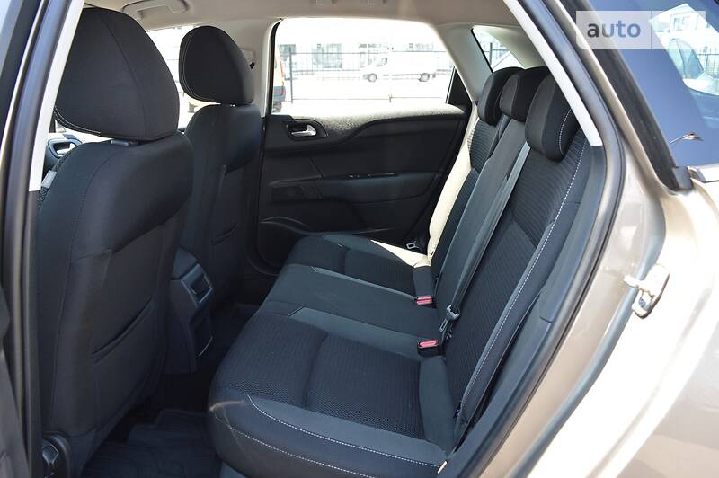 Хетчбек Citroen C4 2017 в Києві фото 11 Хетчбек Citroen C4 2017 в Києві