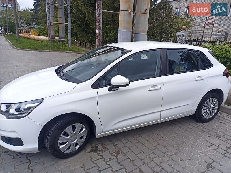 Хэтчбек Citroen C4 2017 в Львове