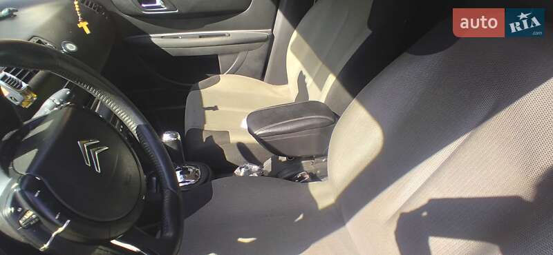 Хетчбек Citroen C4 2008 в Комарному