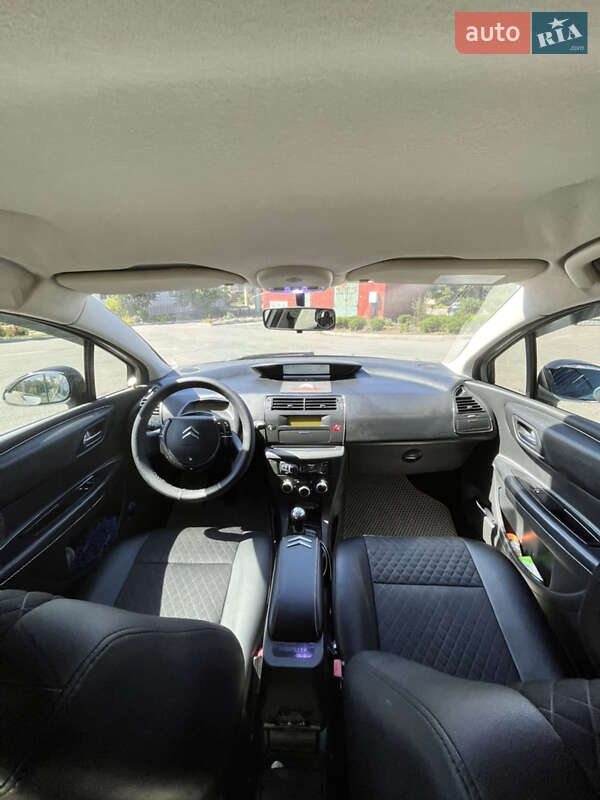 Хэтчбек Citroen C4 2008 в Синельниково