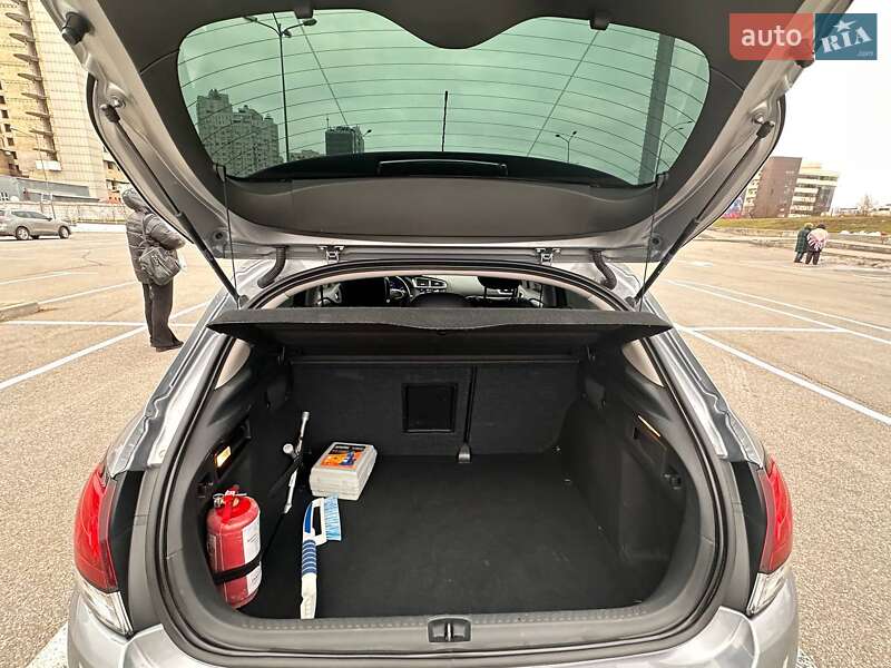 Хэтчбек Citroen C4 2016 в Киеве