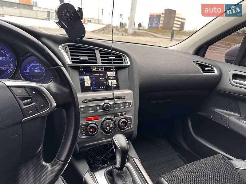 Хэтчбек Citroen C4 2016 в Киеве