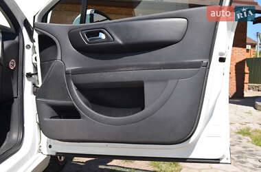Хэтчбек Citroen C4 2010 в 