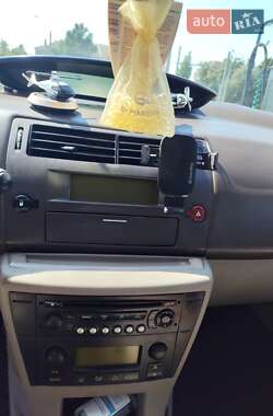 Хэтчбек Citroen C4 2006 в 