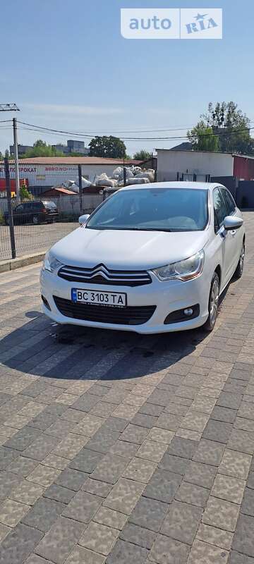 Хэтчбек Citroen C4 2013 в 