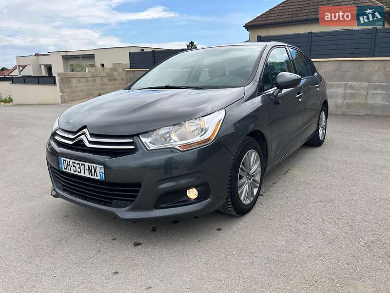 Хэтчбек Citroen C4 2013 в 