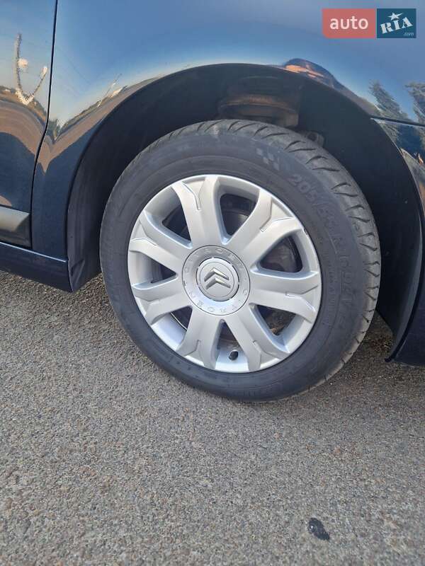 Хэтчбек Citroen C4 2009 в Барышевке