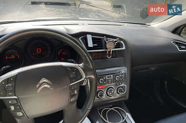 Хэтчбек Citroen C4 2012 в 