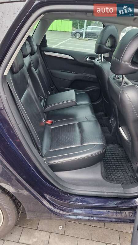 Хетчбек Citroen C4 2015 в Умані