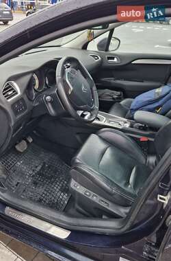 Хэтчбек Citroen C4 2015 в 