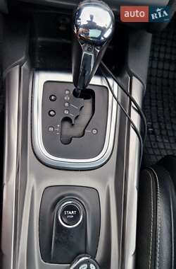 Хэтчбек Citroen C4 2015 в 
