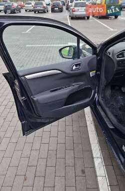 Хэтчбек Citroen C4 2015 в 