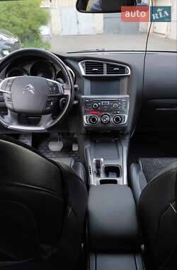 Хэтчбек Citroen C4 2013 в 
