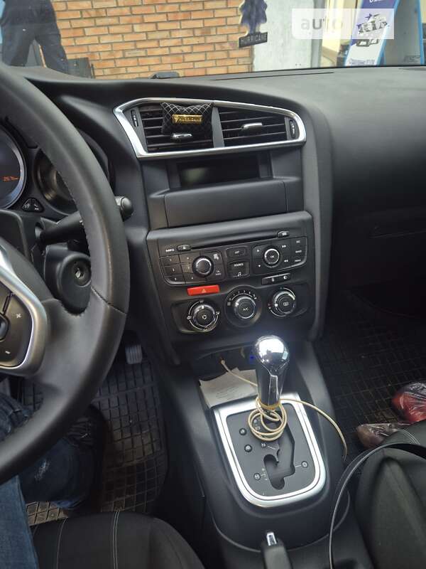 Хэтчбек Citroen C4 2012 в Подольске