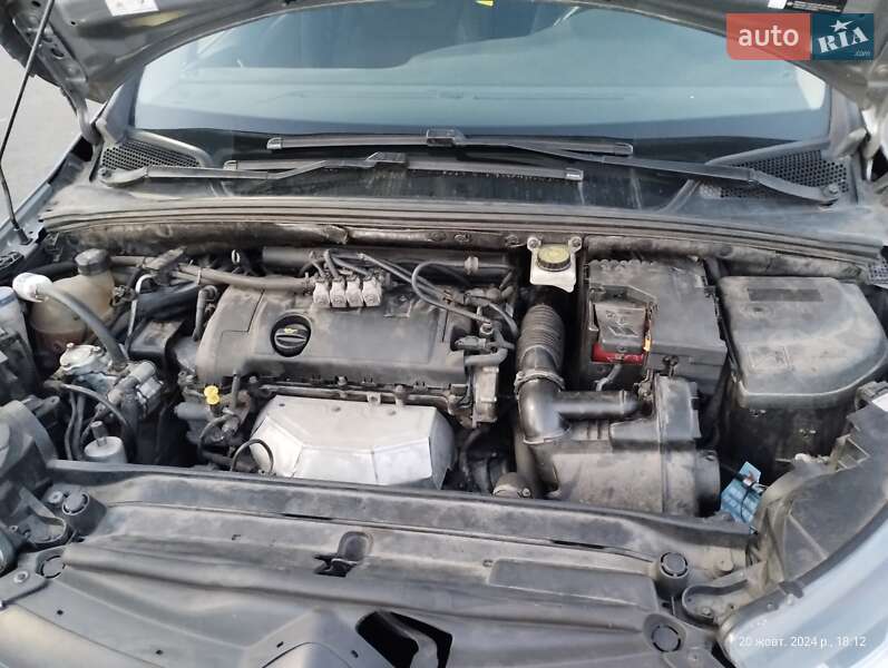 Хэтчбек Citroen C4 2015 в Киеве фото 22 Хэтчбек Citroen C4 2015 в Киеве