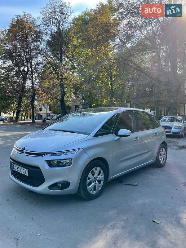 Хетчбек Citroen C4 2016 в Ужгороді