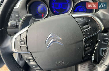 Хэтчбек Citroen C4 2013 в 