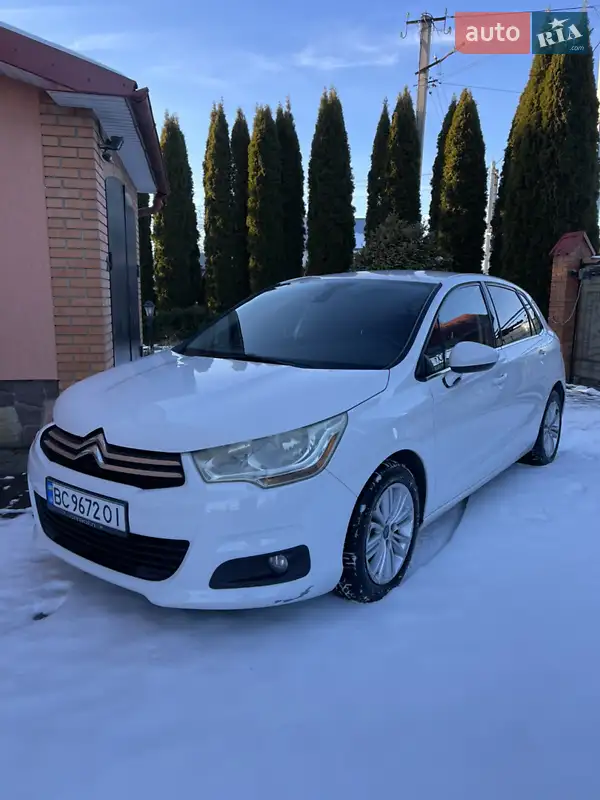 Хэтчбек Citroen C4 2011 в 