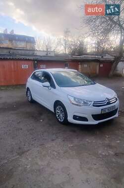 Хэтчбек Citroen C4 2013 в 