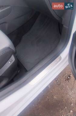 Хэтчбек Citroen C4 2013 в 